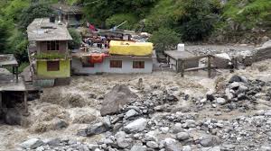 उत्तराखंड के धराली में बादल फटने से तबाही, हर्षिल घाटी में सैलाब में 4 की मौत, 50 लापता उत्तरकाशी: प्राकृतिक आपदा का कहर 2 1754389499 badel 2